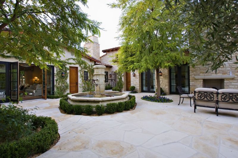 Courtyard Construction Service
